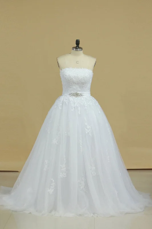 New Arrival Strapless With Applique And Sash Tulle Court Train Wedding Dresses empire Waist empire